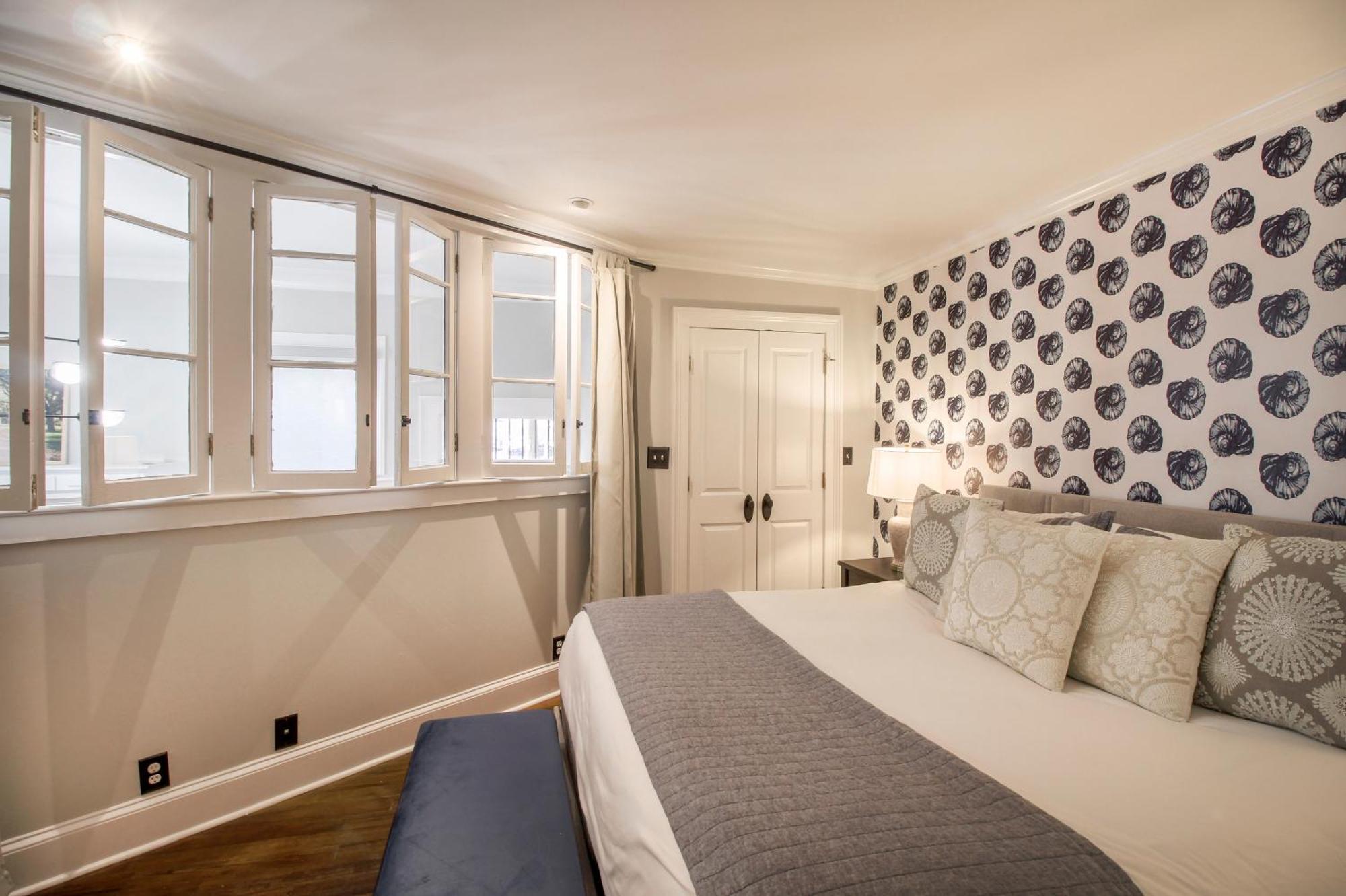Walk To It All In Downtown, Double King Beds Savannah Buitenkant foto