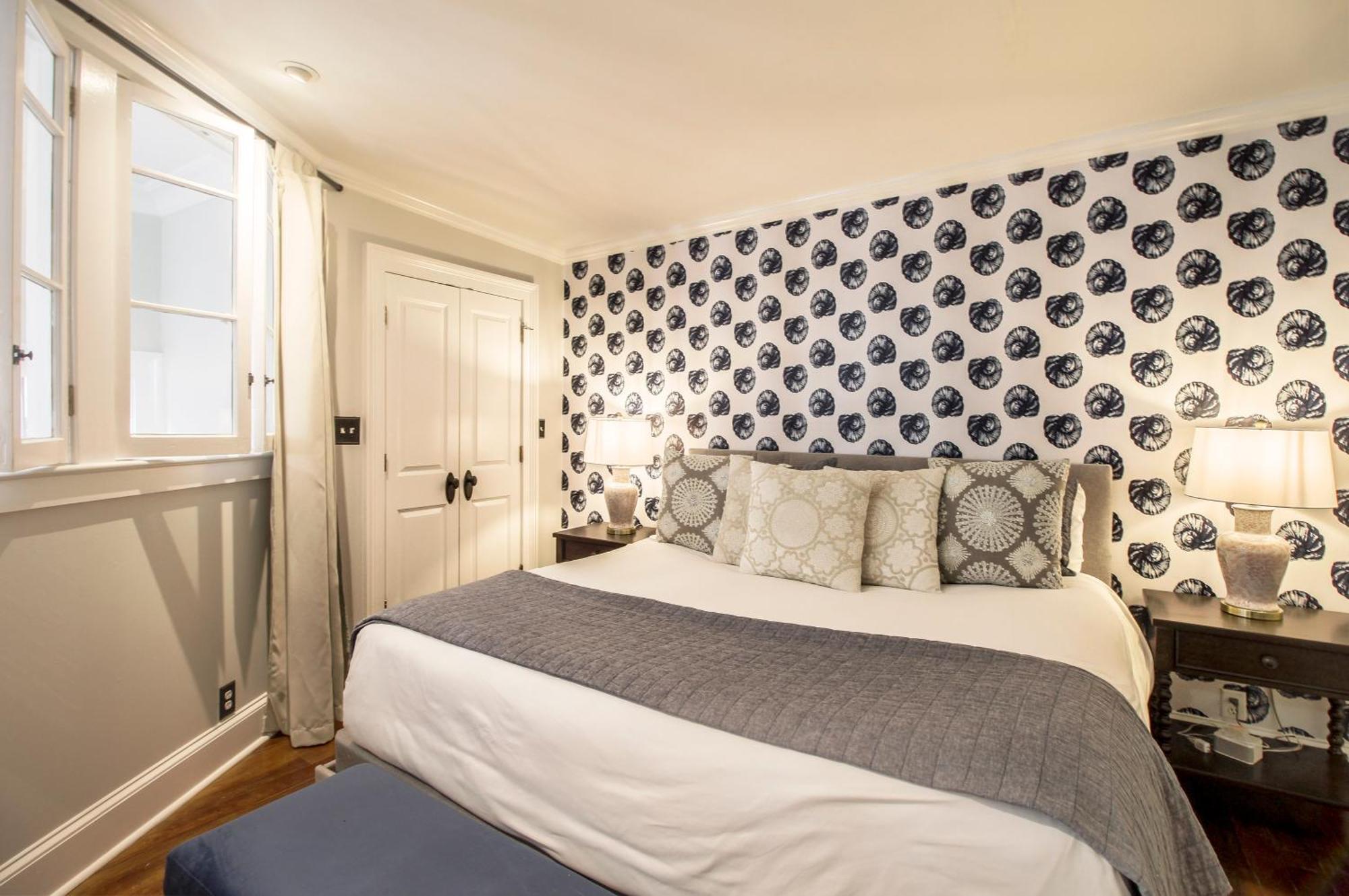 Walk To It All In Downtown, Double King Beds Savannah Buitenkant foto