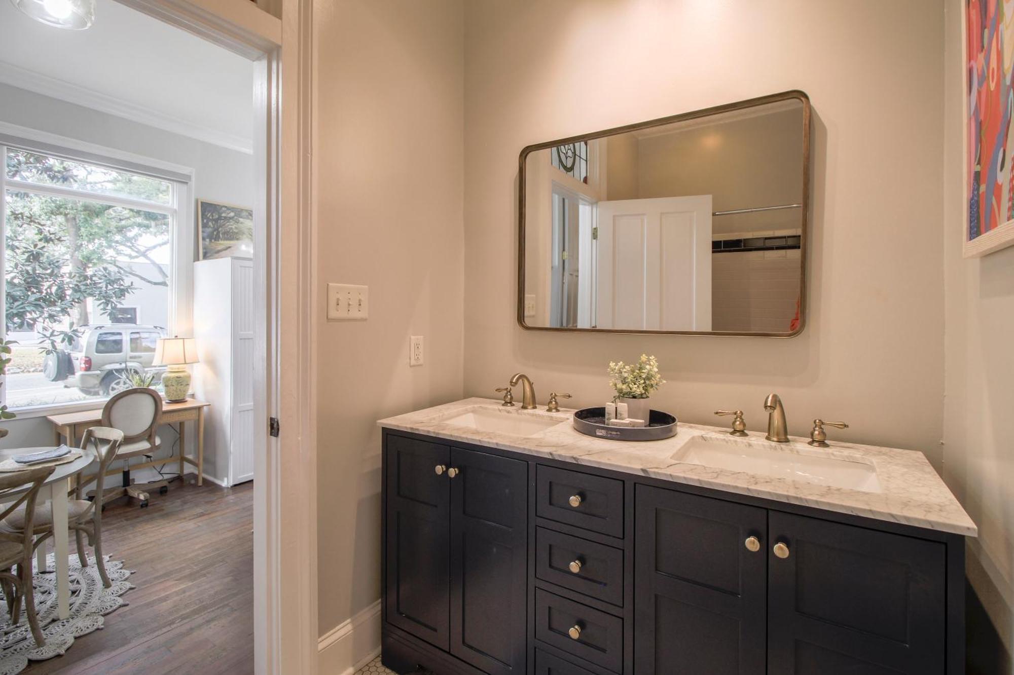 Walk To It All In Downtown, Double King Beds Savannah Buitenkant foto